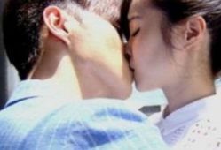 男女亲嘴的视频,男女亲密互动视频曝光